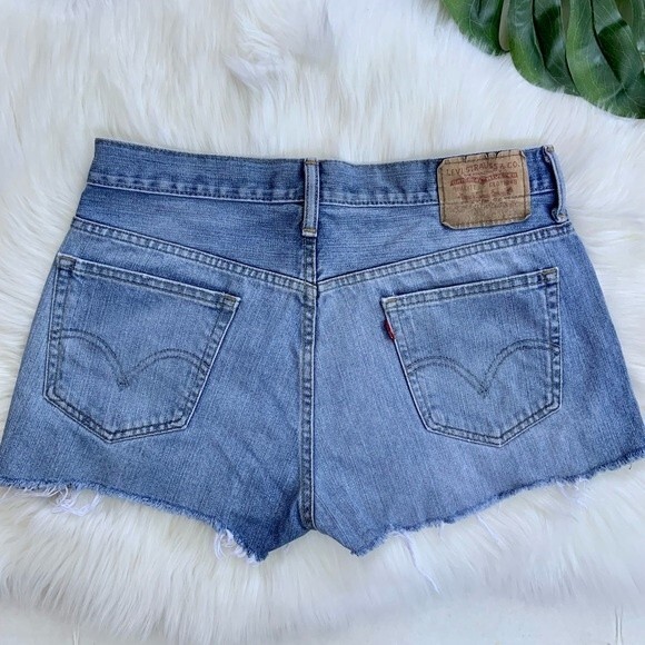 Levi’s 569 Loose Straight Cut Off Jean Shorts 30 - Picture 2 of 10
